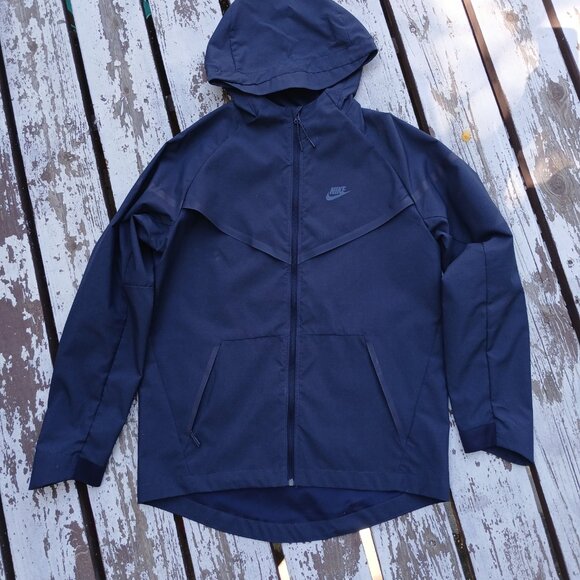 Nike Tech Rain jacket windbreaker - Picture 5 of 7